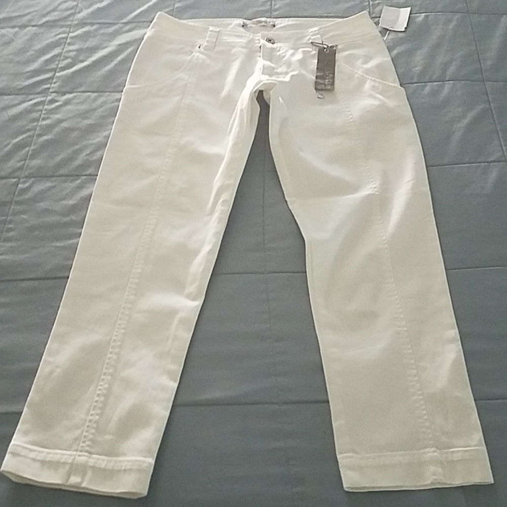 NWTS DYLAN WHITE JEANS. SIZE 4.